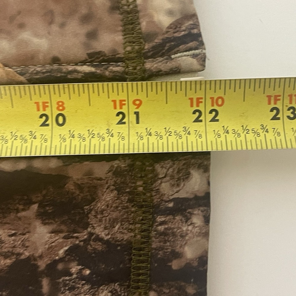 Cabela's Women's Large Woodland Camo Fleece Lined Hunting Vest Zip Pockets - Picture 12 of 13